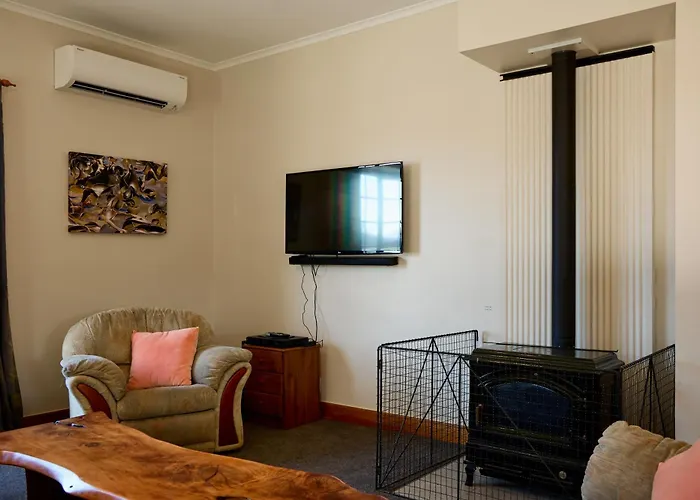 Ludstone Villa - A Charming Family Home