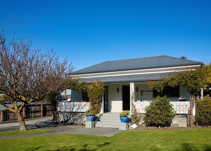 Ludstone Villa - A Charming Family Home