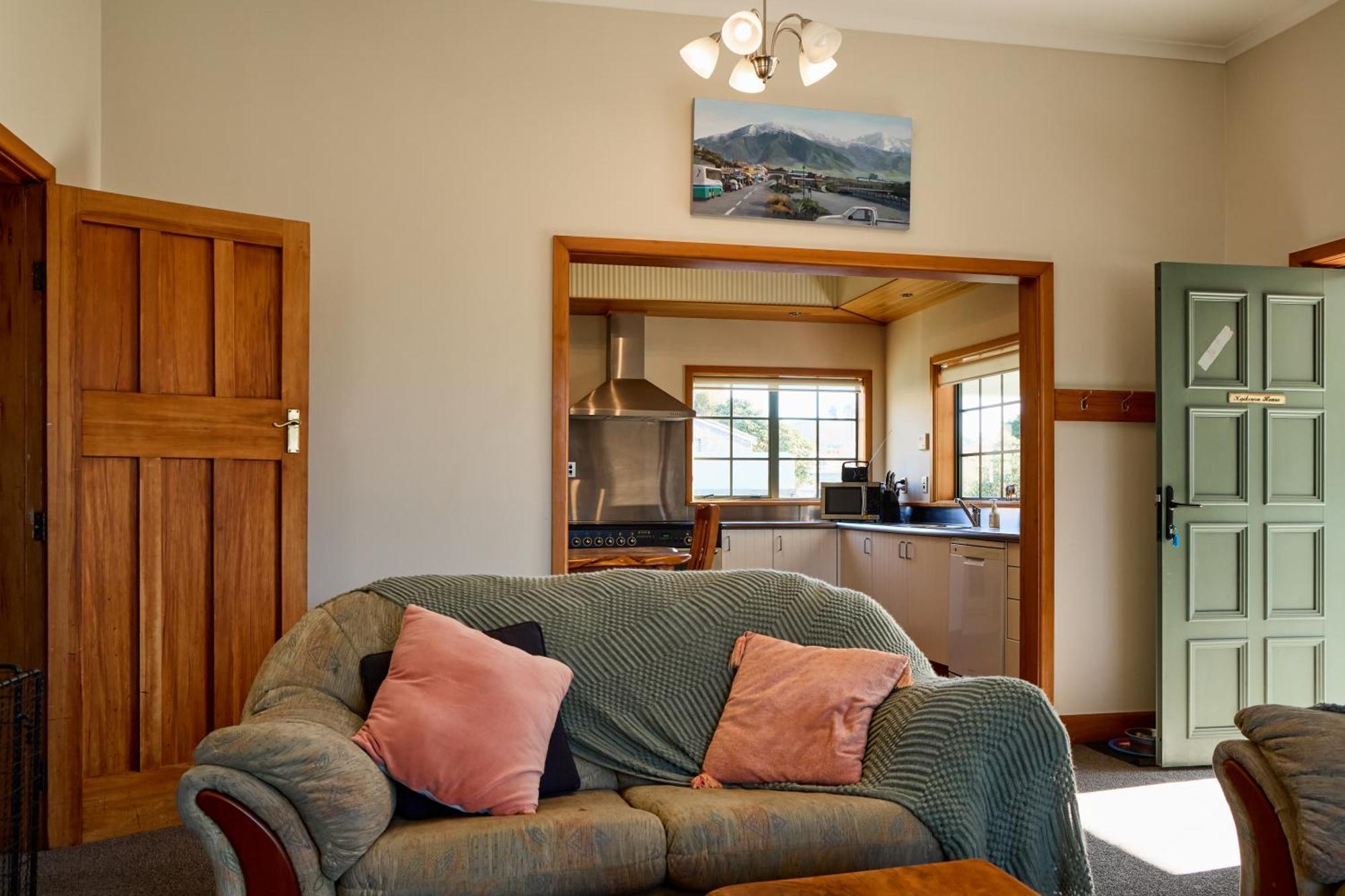 Ludstone - A Charming Family Holiday home Kaikoura